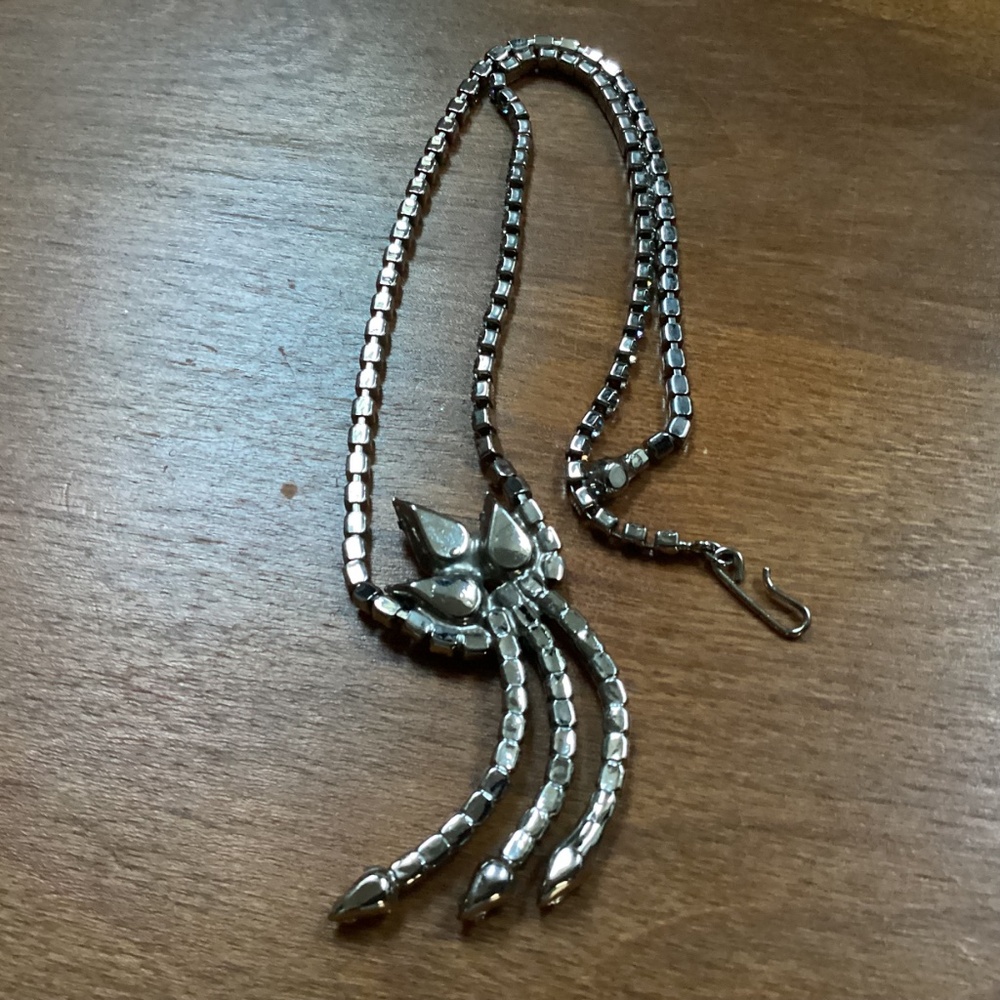 Vintage Rhinestone Necklace Silver-tone - Picture 5 of 8